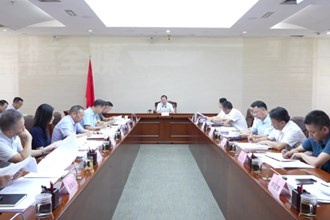 周振宇主持召开常德市政府党组会议暨市长碰头会