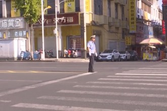鼎城 ：迎战高温 守护交通安全