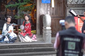 国风旅拍风靡常德河街