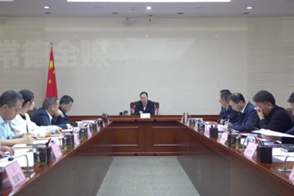 周振宇主持召开政府党组会议暨市长碰头会
