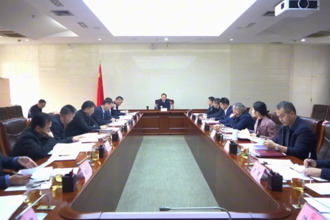 周振宇在市政府党组会议暨市长碰头会上强调： 抓好经济运行 守牢安全底线 坚定不移完成年度目标任务