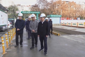 周振宇督导检查安全生产和市场保供工作