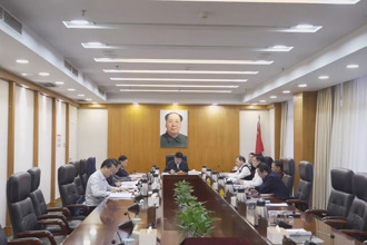 常德市委常委班子民主生活会会前学习研讨暨市委理论学习中心组2025年第1次集体学习开展