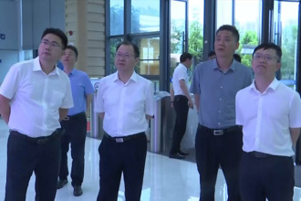 周振宇在市公共资源交易中心调研时强调：全力打造阳光透明、风清气正的交易生态