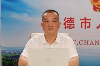创新突破产业突围，全力推动产业园区 高质量发展