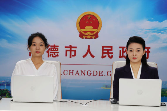 政策惠企 服务暖企