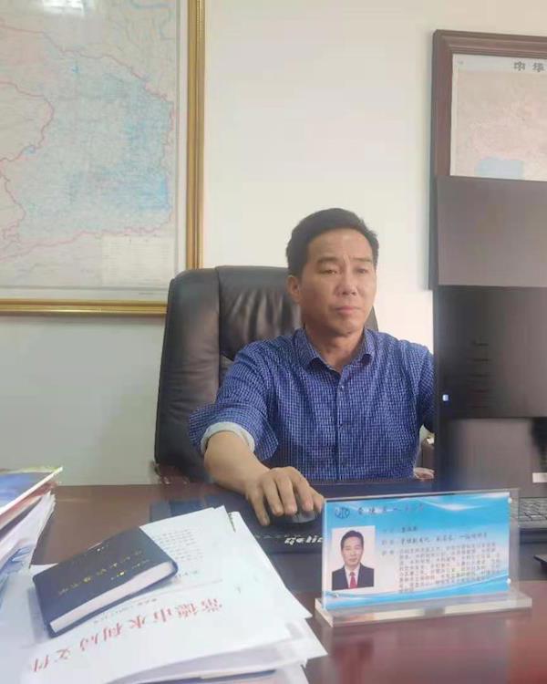  唐西新