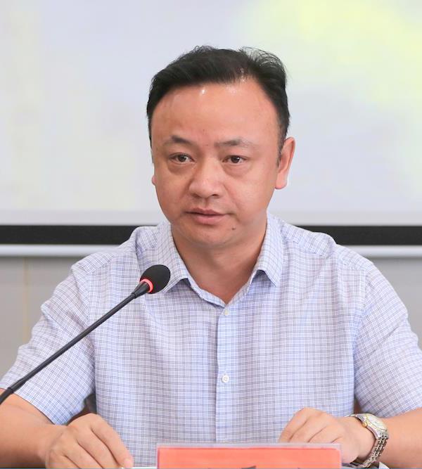 刘霞初