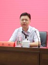 张　林
